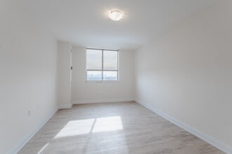 125 Neptune in Toronto, ON - Building Photo - Interior Photo