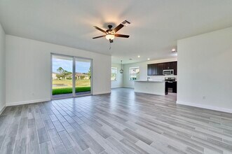 5940 Manzanita Way in Vero Beach, FL - Foto de edificio - Building Photo