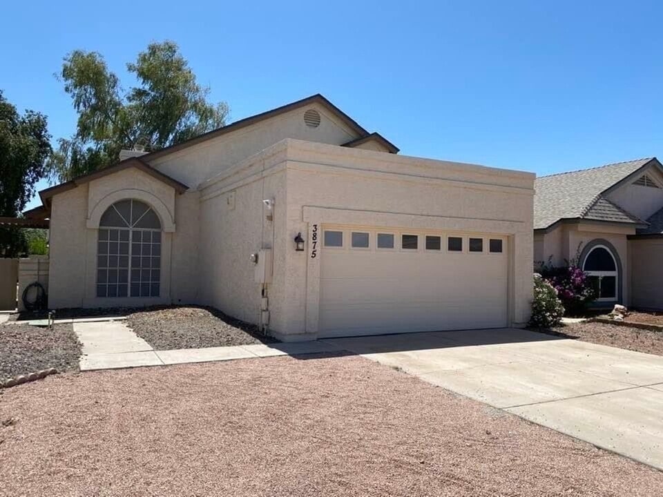 3875 W Chicago St in Chandler, AZ - Building Photo