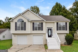 9407 Rollinghills Dr in Jonesboro, GA - Building Photo