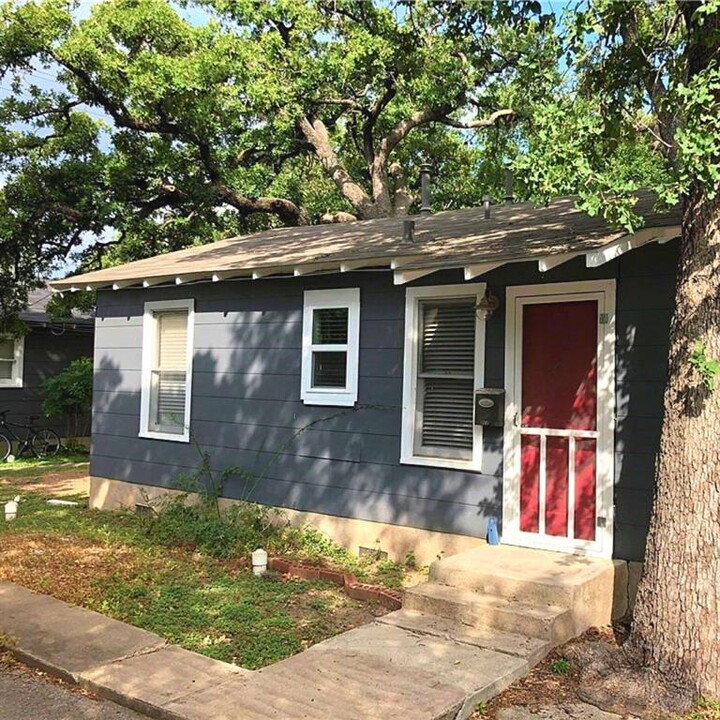207 W 39th St in Austin, TX - Building Photo