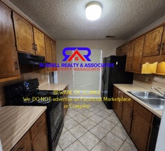 5475 Notting Hill Rd in Birmingham, AL - Building Photo - Building Photo