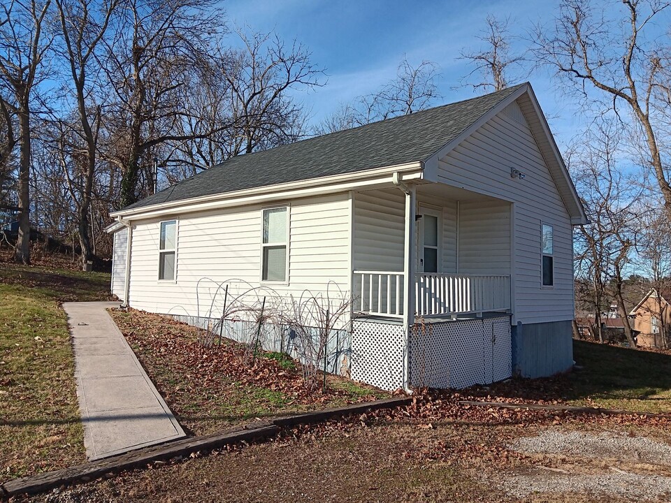 962 High St NE in Christiansburg, VA - Building Photo