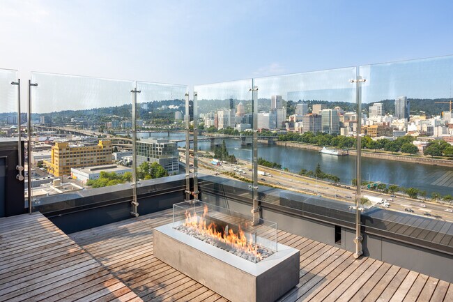 5 MLK in Portland, OR - Foto de edificio - Building Photo