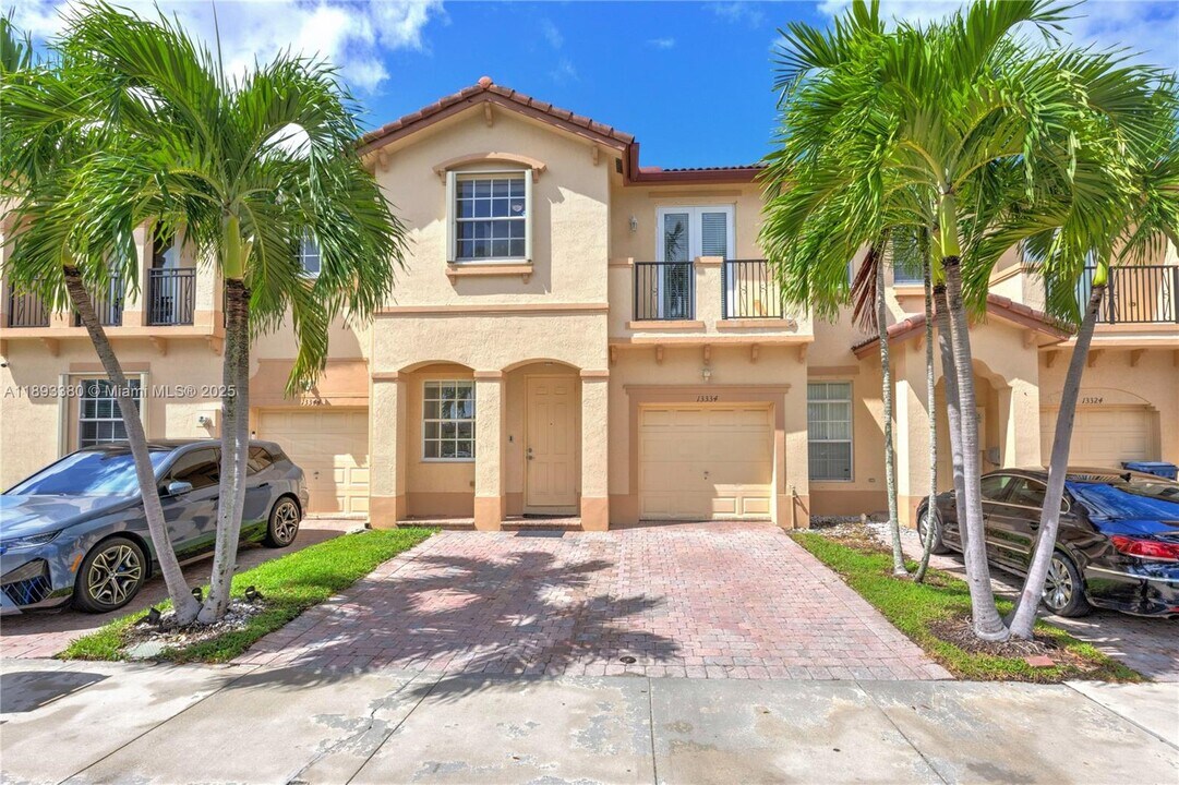 13334 SW 128th Path in Miami, FL - Building Photo