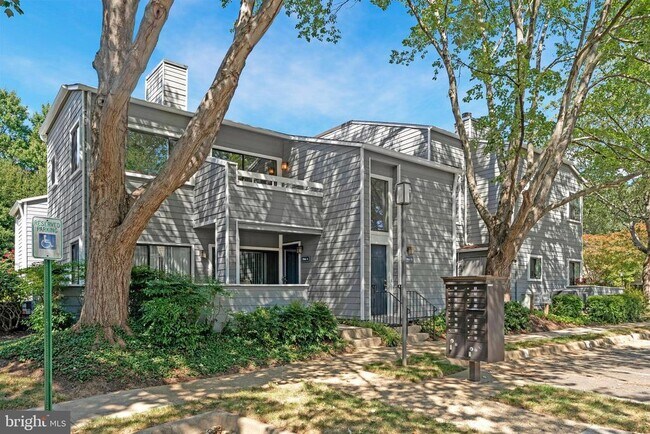 property at 1964 Villaridge Dr