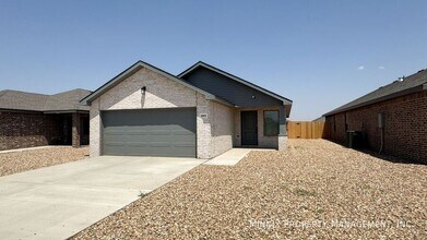 8009 Date Ave in Lubbock, TX - Building Photo - Building Photo