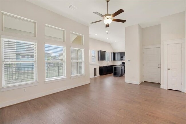 10639 Wills Lp in Austin, TX - Foto de edificio - Building Photo