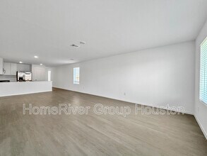 6019 Standpiper Lp in Baytown, TX - Building Photo - Building Photo