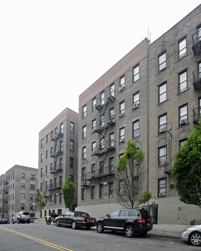 540 Audubon Ave in New York, NY - Building Photo - Building Photo