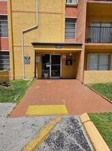 4801 NW 7th St, Unit 102-16 in Miami, FL - Building Photo - Building Photo