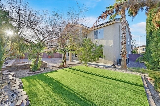 65 Pangloss St, Unit 8 in Henderson, NV - Building Photo - Building Photo