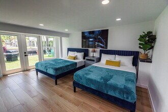 2655 Key Largo Ln in Fort Lauderdale, FL - Building Photo - Building Photo