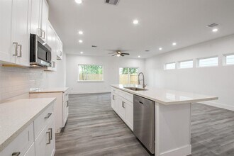 4436 Aledo St in Houston, TX - Building Photo - Building Photo