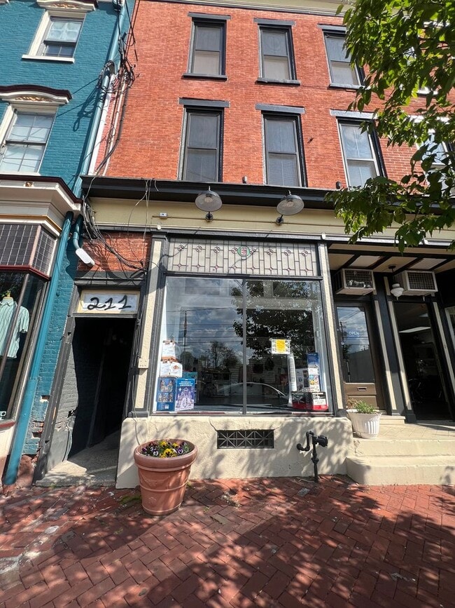 207 W King St in Lancaster, PA - Building Photo - Building Photo