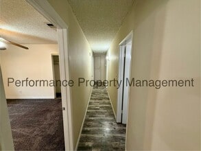 3812 Grissom St in Bakersfield, CA - Building Photo - Building Photo