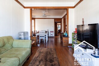 3326 N Clark St, Unit 3F in Chicago, IL - Building Photo - Building Photo