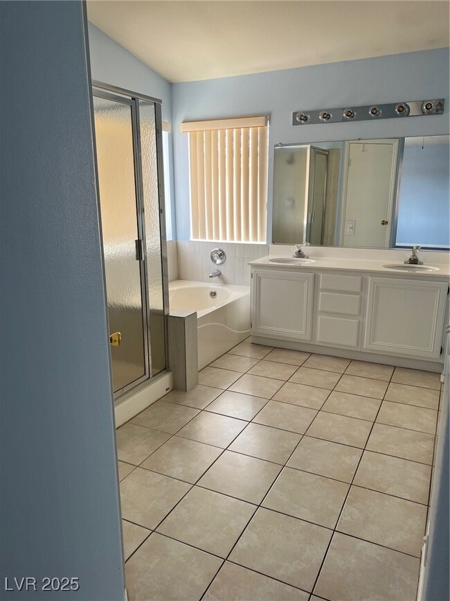 property at 212 Silver Castle St