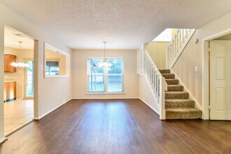 17103 Spruce Run Dr in Spring, TX - Foto de edificio - Building Photo