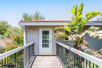 1446 Quail View Cir in Walnut Creek, CA - Foto de edificio - Building Photo