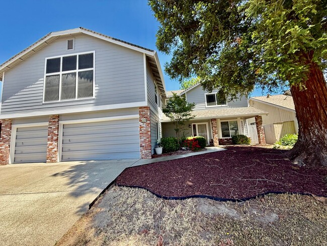 1324 Kingswood Dr in Roseville, CA - Building Photo - Building Photo