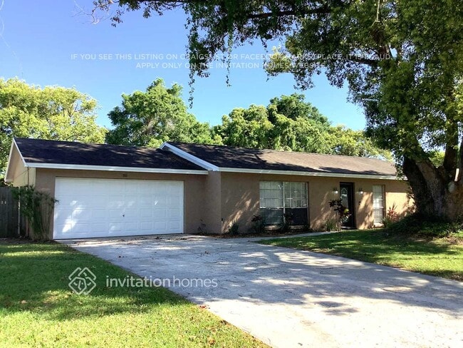 property at 1513 Highcrest Cir