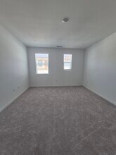 34543 Ciruela Ave in Winchester, CA - Foto de edificio - Building Photo