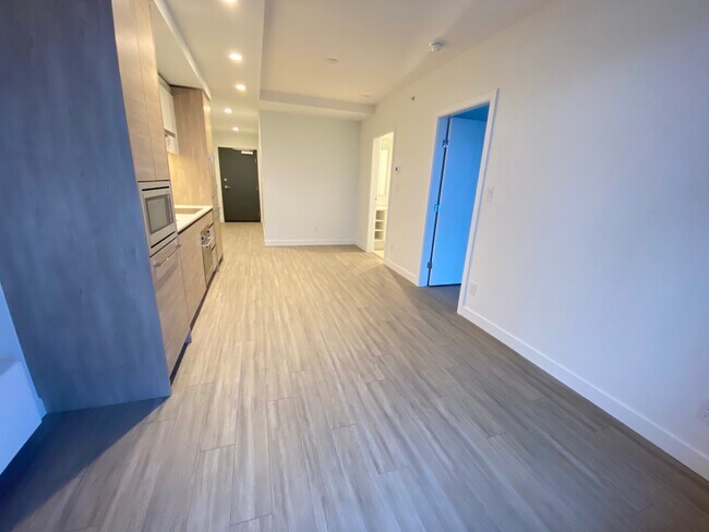 13615 Fraser Hwy in Surrey, BC - Building Photo - Building Photo