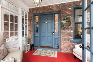 21 Bedlow Ave in Newport, RI - Building Photo