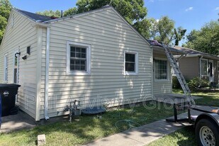 1808 SW McAlister Ave