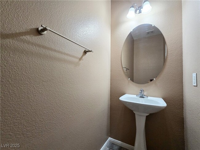 10865 Wallflower Ave