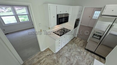 17 Due West Rd in Hendersonville, NC - Building Photo - Building Photo