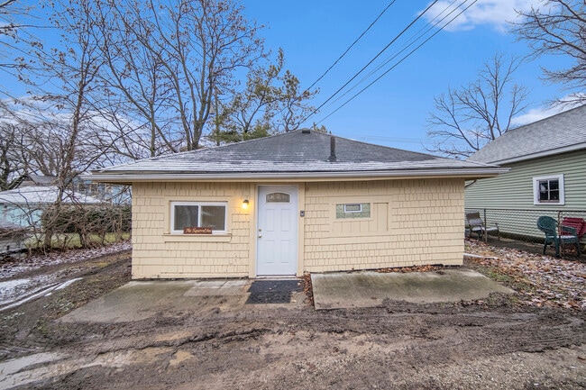 property at 401 Pauline Blvd