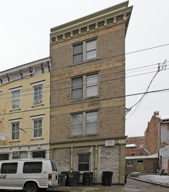 1704 Vine St in Cincinnati, OH - Building Photo - Building Photo