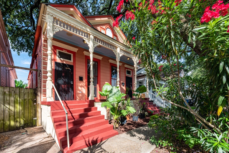 2826 Banks St in New Orleans, LA - Building Photo