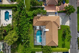 1050 Gulfstream Way in West Palm Beach, FL - Building Photo - Building Photo