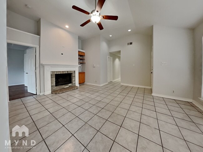 5838 Spring Cabin in San Antonio, TX - Building Photo - Building Photo