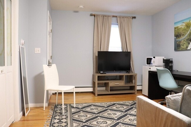 12 Regent St, Unit 2 in Cambridge, MA - Building Photo - Building Photo