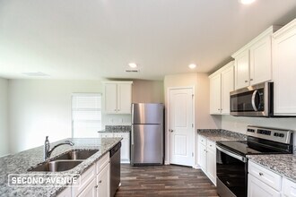 619 Wild Tulip Ct in Gilbert, SC - Building Photo - Building Photo