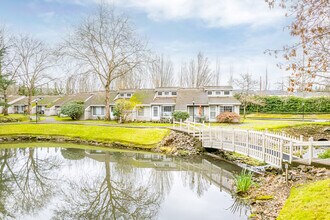 The Village at Forest Glen in Beaverton, OR - Foto de edificio - Building Photo