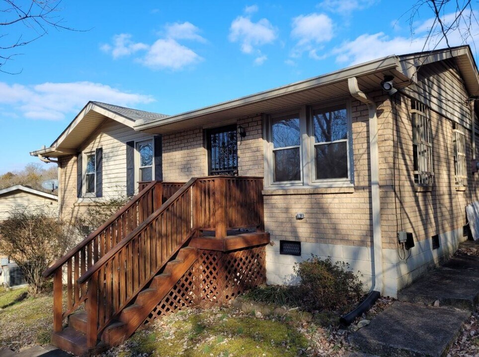 512 Combs Terrace in Nashville, TN - Building Photo