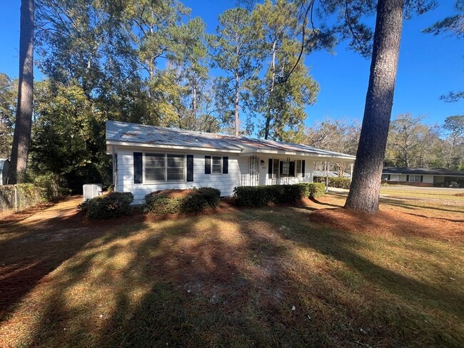 213 Tucwal St in Thomasville, GA - Building Photo - Building Photo
