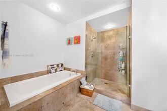 7901 Hispanola Ave, Unit 802 in North Bay Village, FL - Building Photo - Building Photo