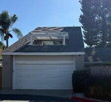 6 Leda in Irvine, CA - Building Photo