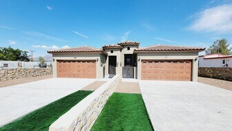 125 Loma Vista Dr in Sunland Park, NM - Building Photo
