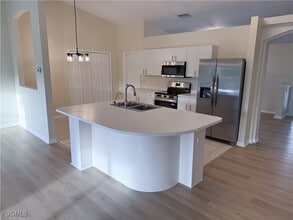 3522 SW 14th Pl in Cape Coral, FL - Building Photo - Building Photo