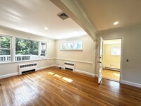 92 Woodcliff Rd, Unit 92 in Chestnut Hill, MA - Foto de edificio - Building Photo