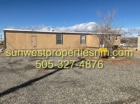 907 Sategna Ln in Bloomfield, NM - Building Photo