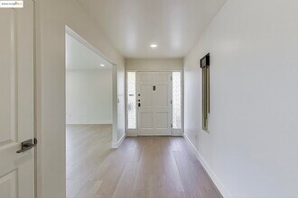 4034 Rhoda Ave in Oakland, CA - Building Photo - Building Photo