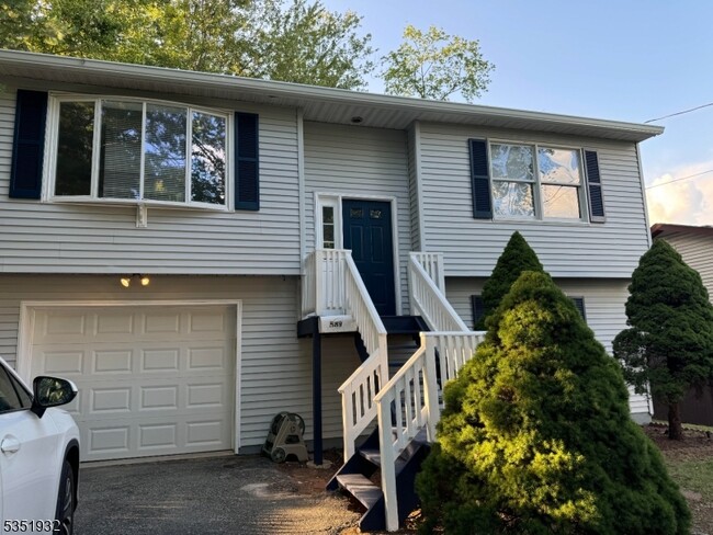 property at 589 Lake Shore Dr